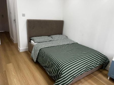 1 bedroom in a house share to rent - Photo 3