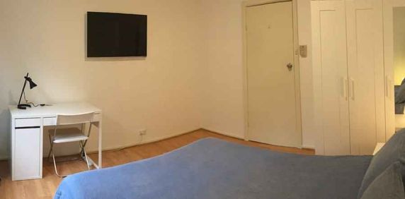 Room 3 (Non Ensuite) - Photo 2