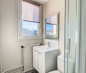 Location Appartement 2 pièces 41m² ROUEN 76000 - Photo 4