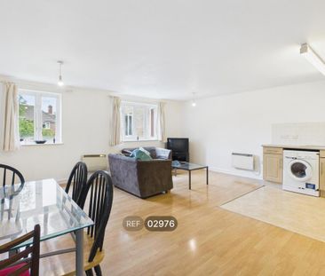 2 bedroom flat to rent - Photo 3
