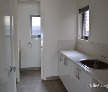 57 Primula Avenue, Brooklyn VIC 3012 - House For Rent | Domain - Photo 5