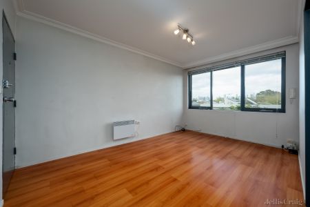 18/109 Heidelberg Road, Clifton Hill - Photo 3