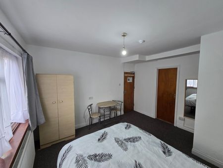 Studio Flat, Belmont Road, N15 - Photo 2