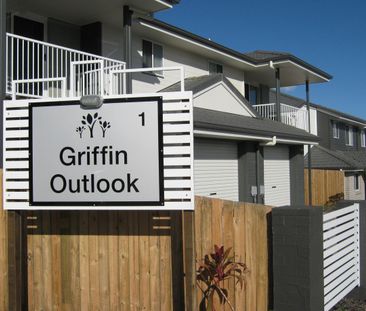 PET FRIENDLY! NEAR NORTH LAKES! - Photo 5