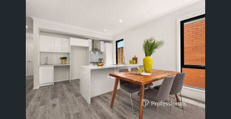 Luxurious Townhouse Living: Style and Comfort Near Keeley Park - Photo 5