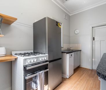 2/52 Clinton Street Serviced Apartment - Photo 2