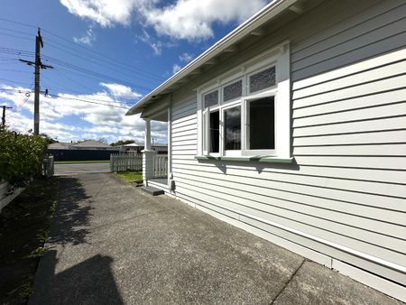 3 Bedroom Family Home in Trentham - Photo 5