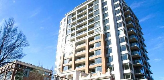 Downtown corner condo, Pet friendly, 2br+2ba. Avail Sep - Photo 2