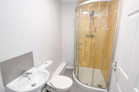 King Street, Leigh, WN7 - Photo 2