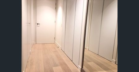 Luxury 1 Bedroom Apartment With Amazing Views - Photo 2