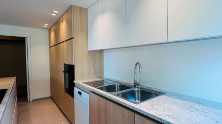 Centraal gelegen gerenoveerd 3-slaapkamerappartement met 2 terrassen - Photo 5