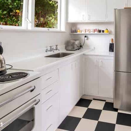 2-BEDROOM IN BUCKLANDS BEACH - Photo 1