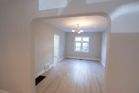 For Lease - 35 Mount Royal Avenue, Toronto, Ontario - Photo 2