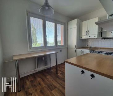 Pronájem útulného bytu 1+1 s lodžií na sídlišti u aquaparku - Photo 2