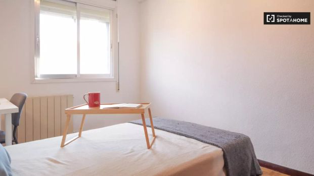 3-bedroom apartment for rent in Aluche. - Photo 1