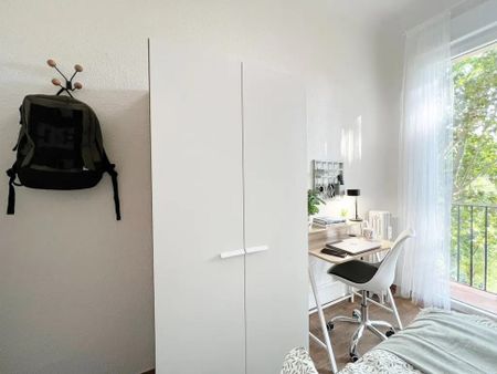 Avenida de Valladolid, Madrid, Community of Madrid 28008 - Photo 5