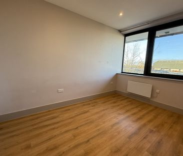 Quilters Way, Stoke Mandeville, AYLESBURY - Photo 3