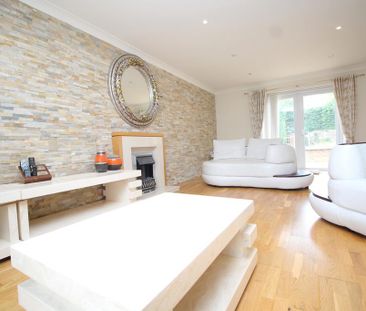 4 bedroom detached house to rent - Photo 1