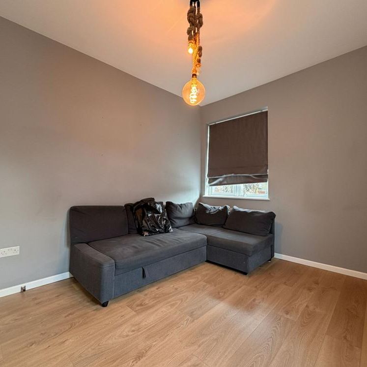 3 bedroom flat to rent - Photo 1