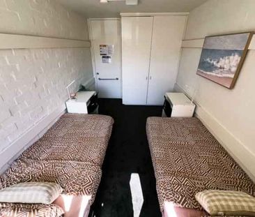 Twin Room - Photo 4