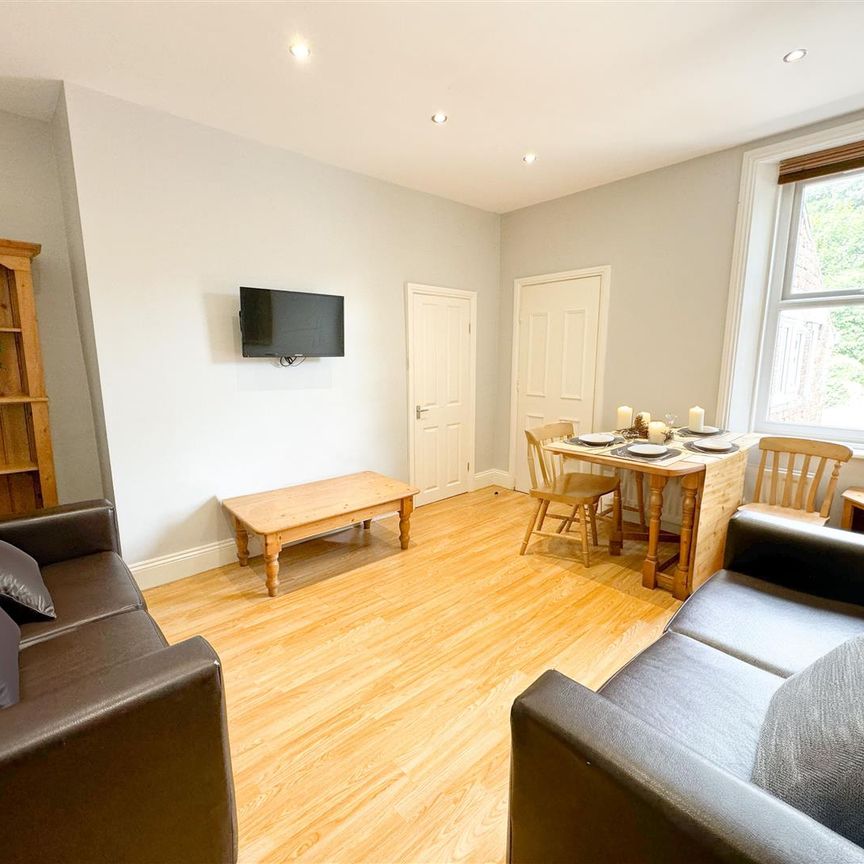 Helmsley Road, Newcastle Upon Tyne - Photo 1