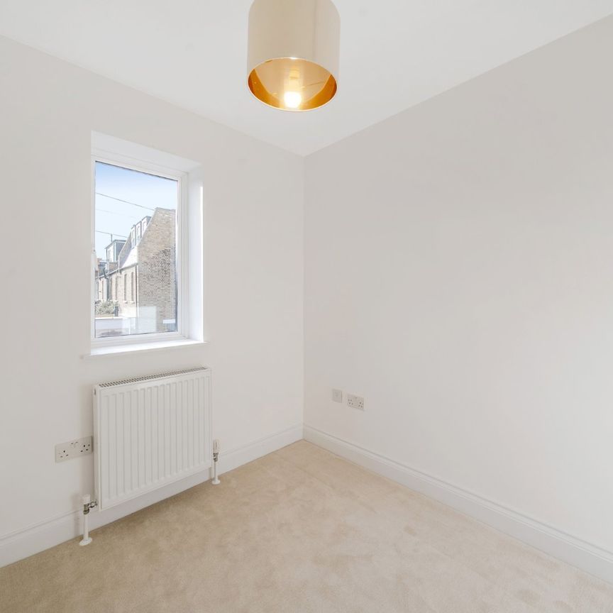 Cecil Road, Wimbledon, London, SW19 - Photo 1