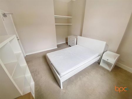 9 bedroom end of terrace house to rent - Photo 2