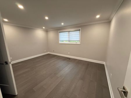 For Lease - 3941 Longo Circle Unit# 1, Mississauga, Ontario - Photo 3