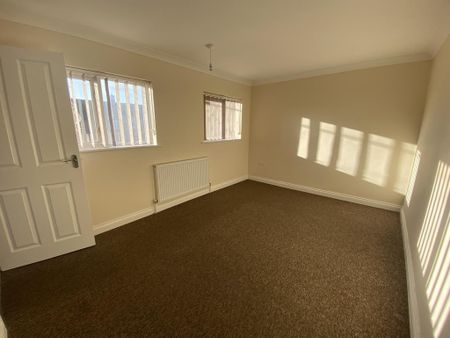 3 bedroom semi-detached house to rent - Photo 4