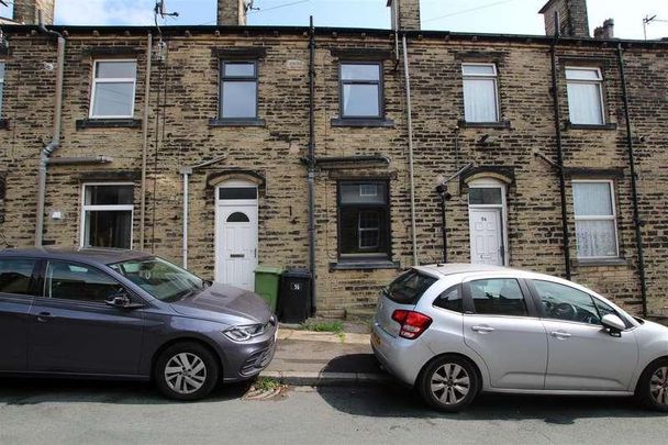 South Parade, Cleckheaton, BD19 - Photo 1