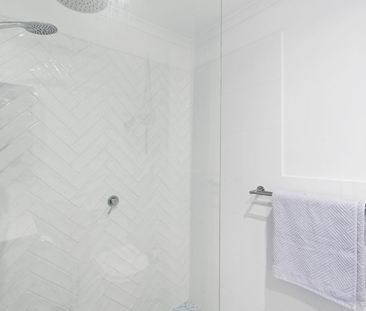 13/5-15 Galeen Drive, Burleigh Waters, Qld 4220 - Photo 5