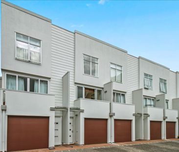 Townhouse in Mt Eden - Photo 2