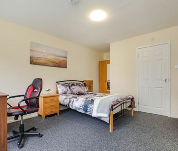 4 Bed Semi-Detached House, Lichen Green, CV4 - Photo 3