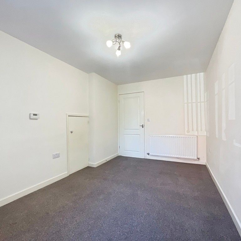 2 bedroom Mid Terraced House to let - Photo 1