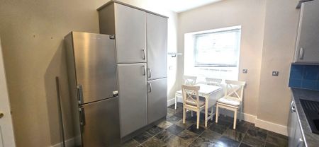 2 bedroom apartment to let - Photo 3