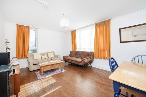 3 bedroom flat to rent - Photo 1
