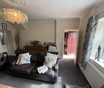 3 bedroom semi-detached house to rent - Photo 4