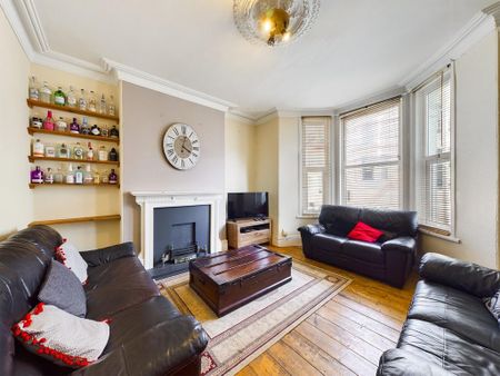 4 bedroom terraced house to rent - Photo 2