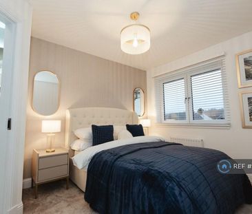 3 bedroom semi-detached house to rent - Photo 3
