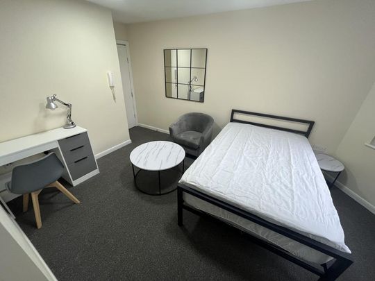 6 bedroom house share to rent - Photo 1