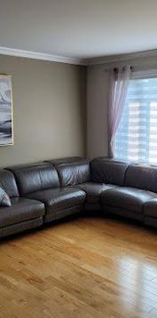 Grand 5 1/2 sur 2 étages - Photo 1