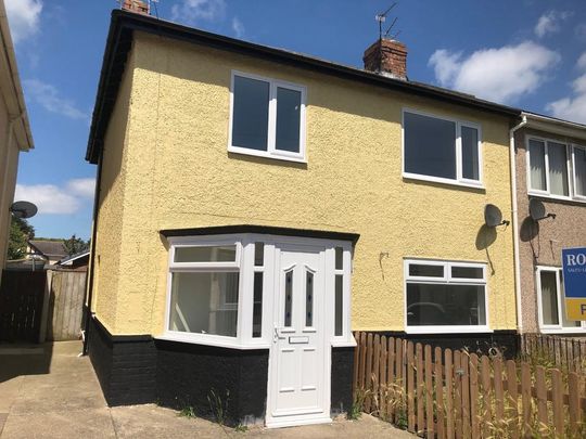3 bedroom semi-detached house to rent - Photo 1
