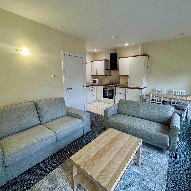 Apt 3, 8 Willowbank Gardens, Antrim Road, Belfast, BT15 5AH - Photo 1
