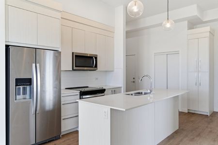 1516, 395 Skyview Parkway NE - 1 - Photo 5