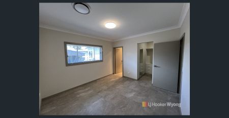 Charming Charmhaven Brand new no expense spared. - Photo 4