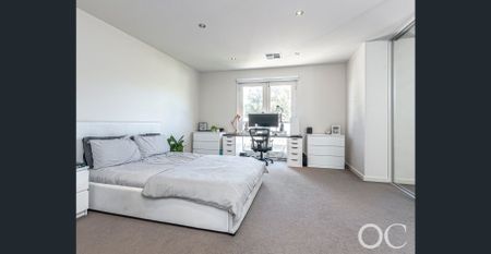 Open the Door to Spacious Family Living in Kensington's Prime Location - Photo 3