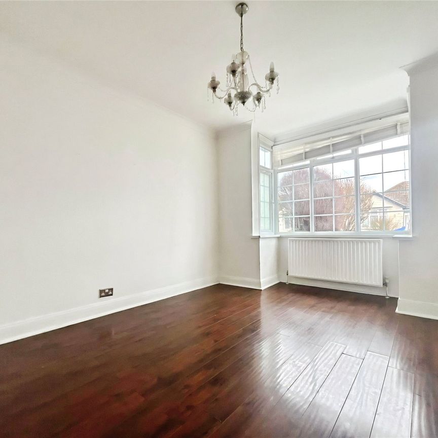 Carrington Avenue, Hounslow, TW3 2LG - Photo 1