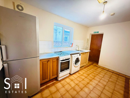 4 bedroom terraced house to rent - Photo 3