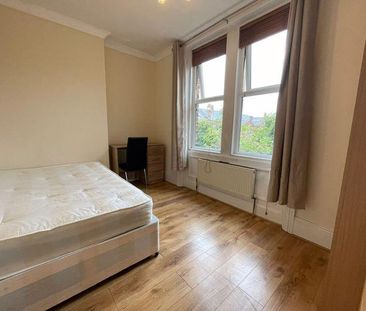 6 bedroom terraced house to rent - Photo 4