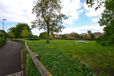 Well presented 1 bedroom, second floor apartment located just off Milton Road offering excellent access to the City and Science Parks. GCH. Phone entry system. Allocated parking. Unfurnished. - Photo 4